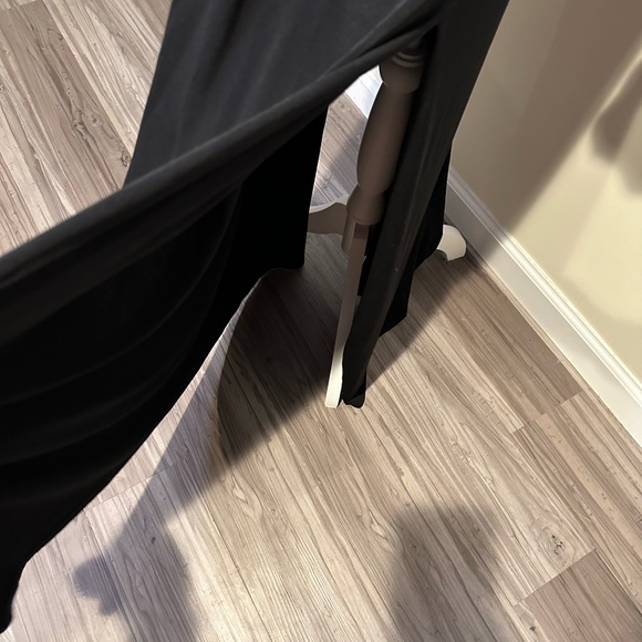 Veronique long classic black dresse, plunging neckline and slits on side. Size L - Picture 2 of 4